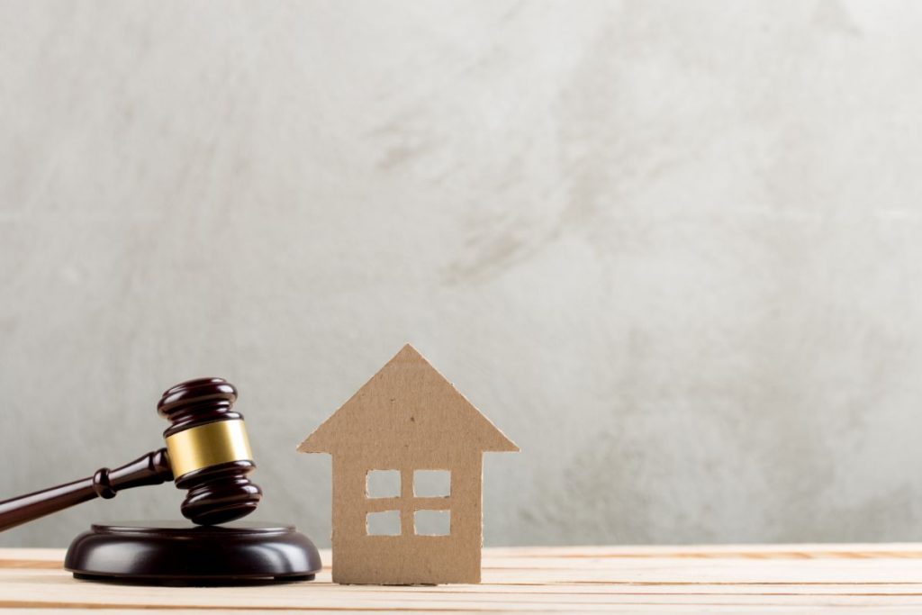 Comment assister à une vente aux enchères immobilières ?